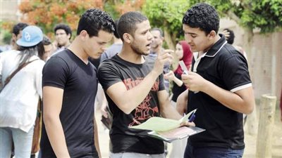 القلق يسيطر على طلاب الثانوية بمدرسة «القديس يوسف» في باب الشعرية