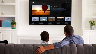 مشاهدة لقطات للطائرات بدون طيار عبر تليفزيونات سامسونج الذكية