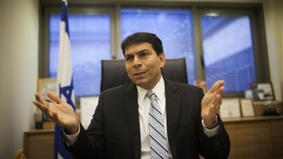 مسئول إسرائيلى يطالب 