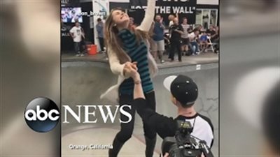 بالفيديو والصور.. طلب زواج مميز من شاب لحبيبته ورد فعلها مفاجئ