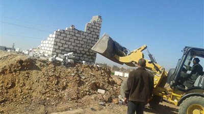 إزالة تعديات على أرض أملاك دولة خلف كايرو مول بالعمرانية
