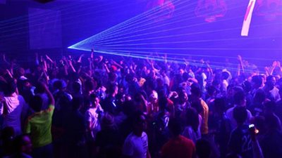 لبنان تغلق ملهى ليليًا عرض رقصات إباحية