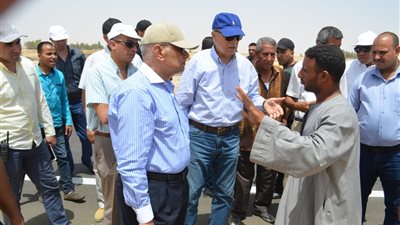بالصزر.. محافظ قنا يقود حملة لإزالة التعديات على أراضي أملاك الدولة