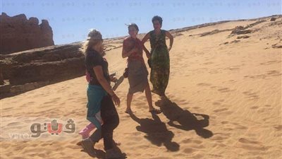 بالصور.. وفد سياحي يزور الوادي الجديد