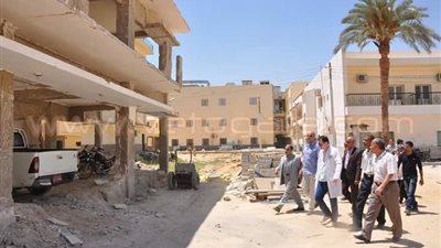 بالصور.. محافظ الوادي الجديد يتفقد مشروعات تحت الإنشاء