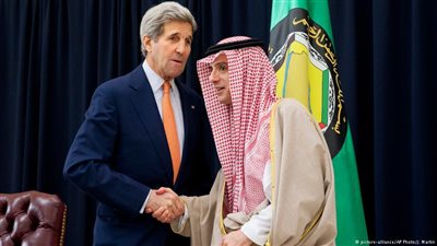 كيري يدعو من جدة إلى حكومة وحدة في اليمن لإنهاء الحرب