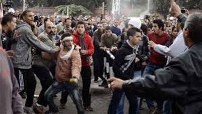 «مشاجرة الميراث» تشعل عزبة خير الله.. «عاطل» يطلق الرصاص على خالة زوجته وآخرين في الشارع.. يؤكد: عاوزين يستولوا على شركة الدعاية بتاعتي.. شهود: سقوط سيدة غارقة في دمائها.. والنيابة