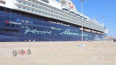 وصول ومغادرة 1024 راكبا وتداول 125 شاحنة بميناء نويبع