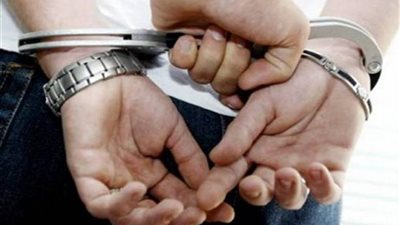 بائع يصيب نفسه بطفاية سجائر لمنع تحرير محضر ضده في عزبة النخل