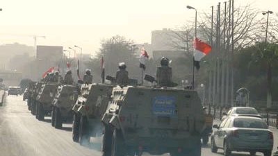 الجيش يدفع بمدرعات للسيطرة على اشتباكات 