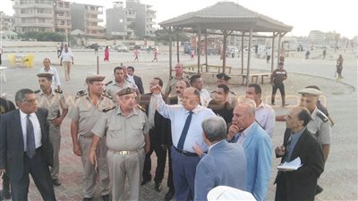محافظ الدقهلية لـ«مسئولي جمصة»: «انضفوا عايز أشوف الشط بيلمع»