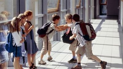 كيف تخرجي «ابنك» من نفق «التعصب والعنف»