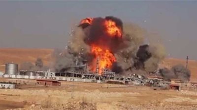 داعش يفجر آبار الغاز والنفط السورية في منطقة جحار بريف تدمر