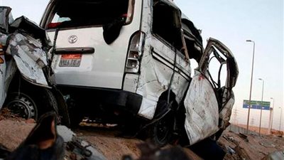 مصرع وإصابة 8 موظفين بقناة السويس في انقلاب ميكروباص بالإسماعيلية