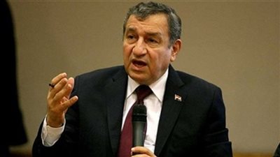 عصام شرف: استبدال السيارات الضارة بالبيئة يساعد في الاستثمار