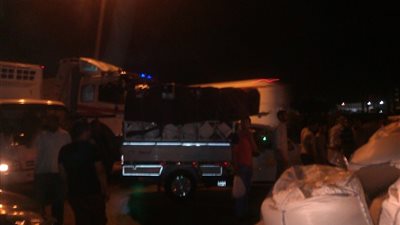 بالصور.. شلل مروري بطريق «مصر - الإسكندرية» بعد انقلاب مقطورة