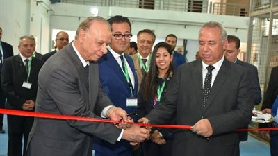 بالصور.. محافظا الشرقية والقاهرة يفتتحان خطوط إنتاج شركة الدلتا بالعاشر