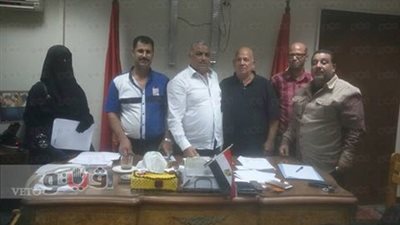 رئيس حي ضواحي بورسعيد يلتقي ممثلي شركات جمع القمامة