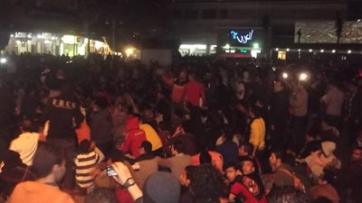 ألتراس أهلاوى يقطع طريق الكورنيش بـ