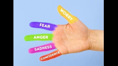 أغرب طريقة يابانية للتخلص من الضغوطات وتهدئة الجسد (فيديو)