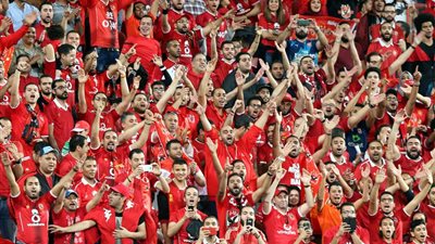 جمهور الأهلي يهتف باسم أحمد الشيخ