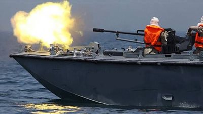 زوارق الاحتلال تستهدف مراكب الصيادين في بحر رفح جنوب غزة