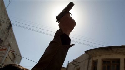 مجهولون يطلقون النار على عامل بالشرقية