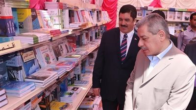 رئيس جامعة بني سويف يفتتح معرض كتاب قطاع شئون خدمة المجتمع