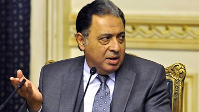 «الصحة»: عائلة «أشرف» مريض السرطان رفضت علاجه على نفقة الدولة