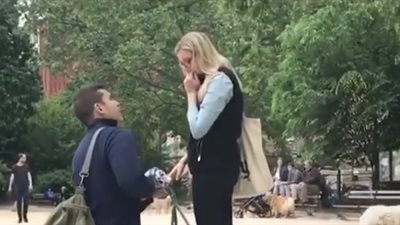 عرض زواج مختلف يشعل «فيس بوك» (فيديو)