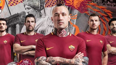 قميص روما الجديد يؤكد بقاء محمد صلاح مع الذئاب