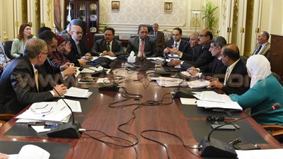 جدل بلجنة القوى العملة حول تسوية الموظفين بقانون الخدمة المدنية