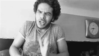 بالفيديو.. شاب يبهر الجمهور بـ«قطر الحياة» على طريقة عمرو خالد والأسطورة