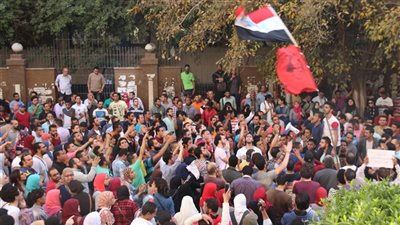 حبس 25 متظاهرا بتهمة التجمهر في جمعة «الأرض هي العرض»