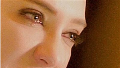 سلاف فواخرجي تبكي في كواليس «خط ساخن»