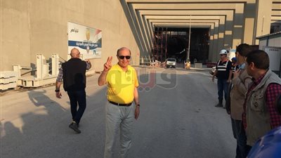 بالصور.. مميش ووفد شبابي في جولة تفقدية لأنفاق قناة السويس