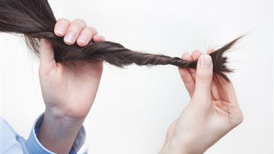 عادات ضارة بالشعر يجب تجنبها