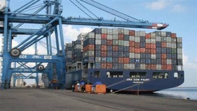 تداول 17 سفينة بميناء دمياط