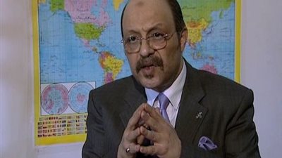 خبير اقتصادى: الأوضاع السياسية دفعت الحكومة للتصدى لشركات المحمول