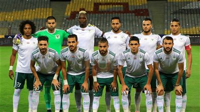 بالفيديو.. حسام حسن يجتمع بلاعبي المصري قبل مران اليوم ببورسعيد