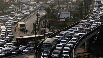 شلل مروري أعلى كوبري أكتوبر بسبب احتراق سيارة ملاكي