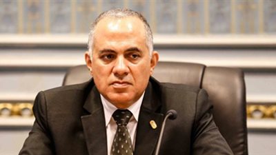 وزير الري يترك المنصة لـ «بدر» للدفاع عن الحكومة أمام النواب