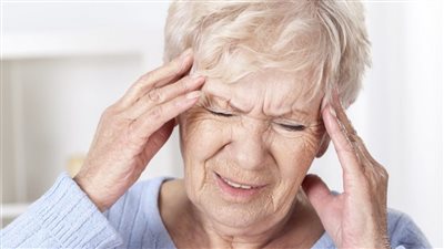 تقرير: بقاء العقل منشغلا في أنشطة اجتماعية يقي من الإصابة بالخرف