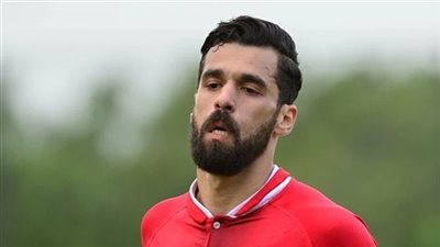 آخر تطورات أزمة عبدالله السعيد.. اللاعب يسافر إلى لندن.. الأهلي ينفي هروبه.. تفاصيل جديدة في عرض الهلال السعودي.. المنتخب يعلق: إحنا مش طرف في الأزمة.. و4 سيناريوهات لتعامل اللاعب مع غضب الجماهير