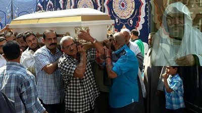 بالصور.. ملحمة وطنية لتوديع كاهن كنيسة مار جرجس