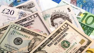 شاهد.. ما فعله مصري في مطعم يترك رواده عملة بلدهم للذكرى