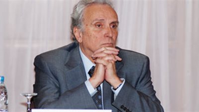 «علوبة»: قرار تحديد فترة عمل رؤساء البنوك يضر بالاقتصاد