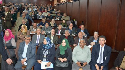 محافظ الدقهلية يناقش الاستعدادات النهائية للانتخابات الرئاسية (صور)