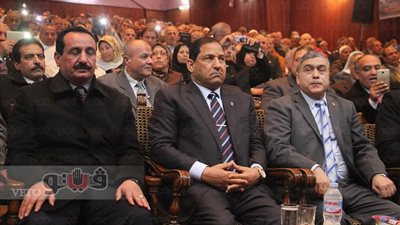 بالصور.. محافظ الغربية يكرم 624 عاملا بغزل المحلة بلغوا سن المعاش