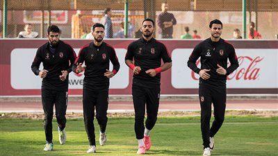 تدريبات شاقة لحراس الأهلي في الجابون